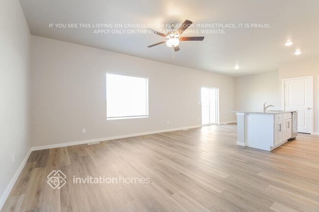 Foto del edificio - 7338 Green River Ave