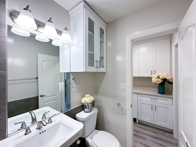 Foto del edificio - 6446 Lexington