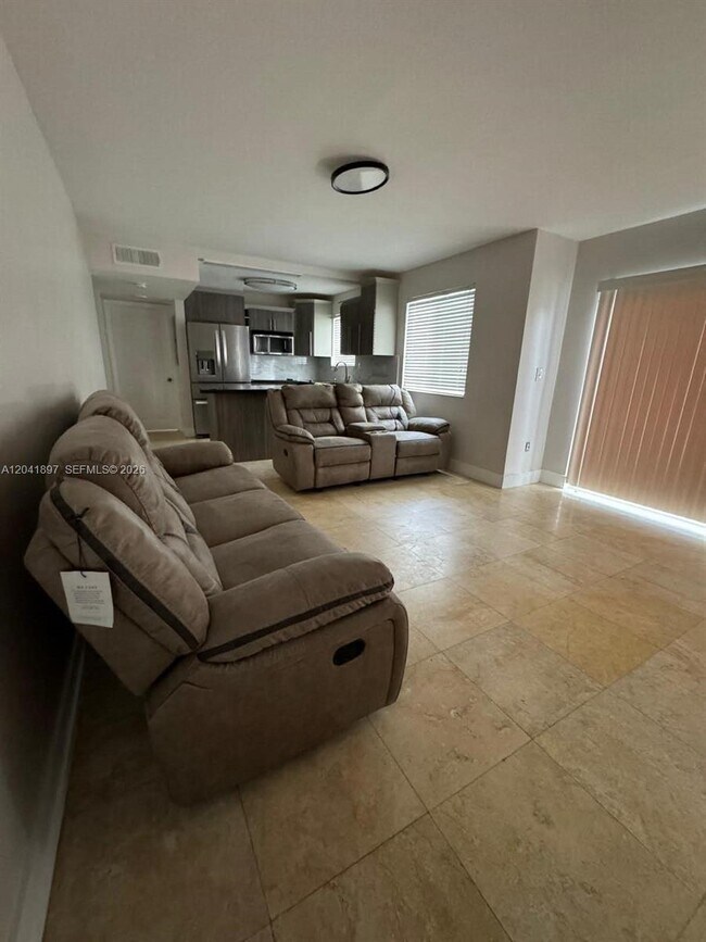 Foto del edificio - 6200 SW 131st Ct