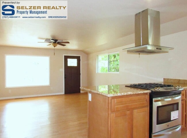 Foto del edificio - Cozy 2 bedroom home at the base of the west Ukiah foothills!