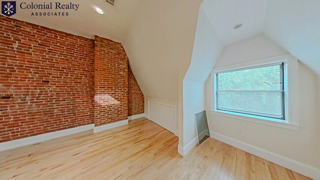 Building Photo - 1203 Beacon St