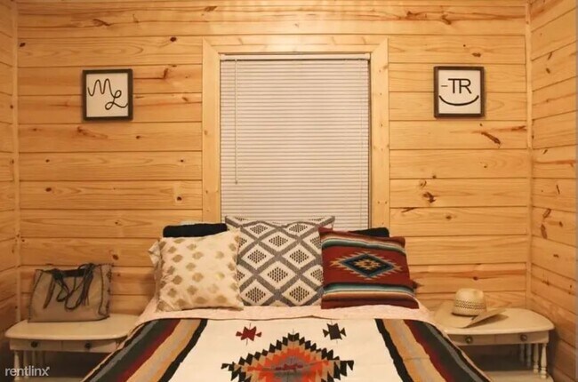 Building Photo - 1 br, 1 bath House - 285 Taylor Lane Cabin 19