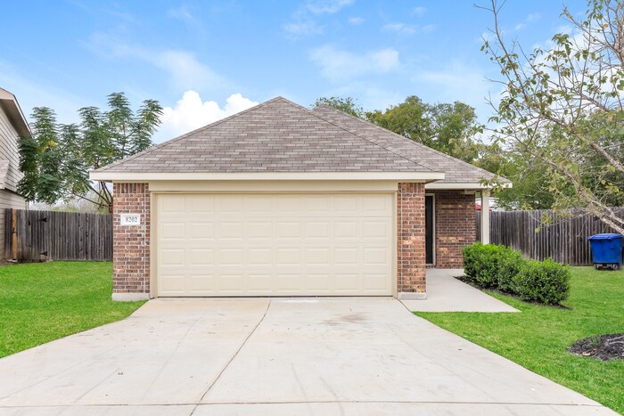 Primary Photo - Tesoro Hills - 8202 Tesoro Hills, San Anto...