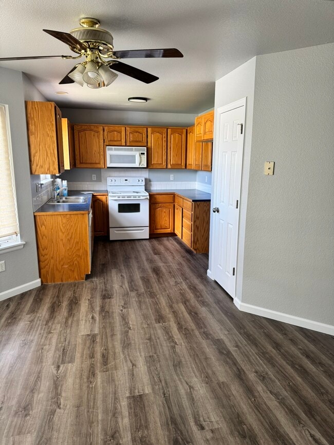 Kitchen/dining/pantry - 1908 Sherwood Ln