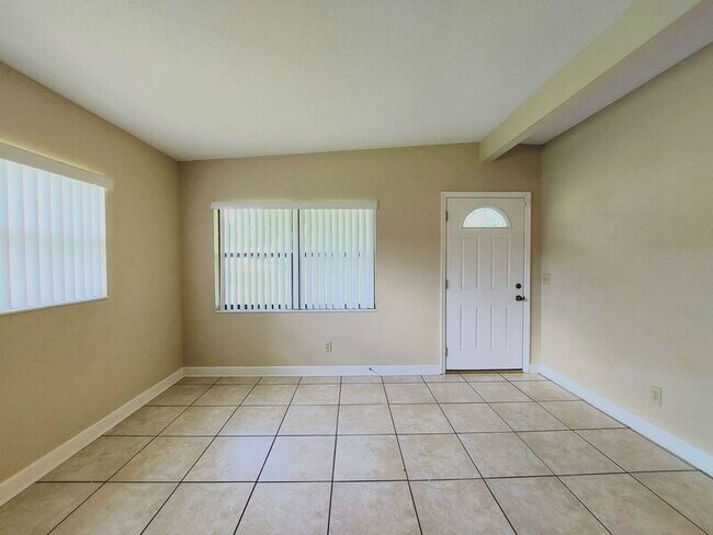 Foto del edificio - 3015 Bellwood Ave