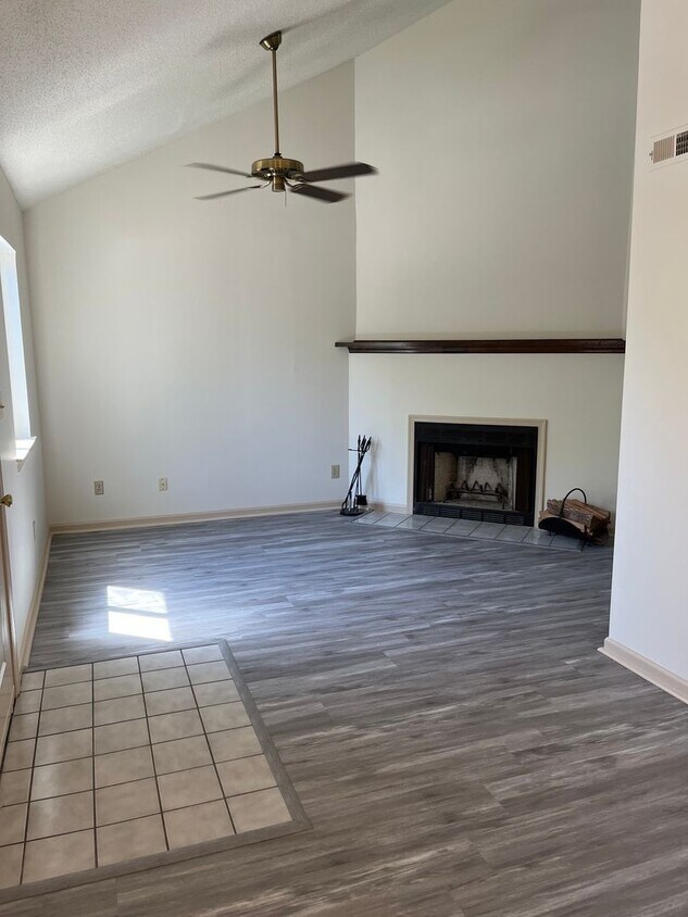 Living Room - 722 Lesner Ave