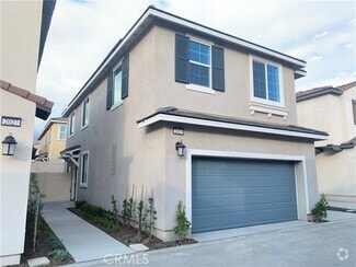 Building Photo - 2025 Divine Arroyo