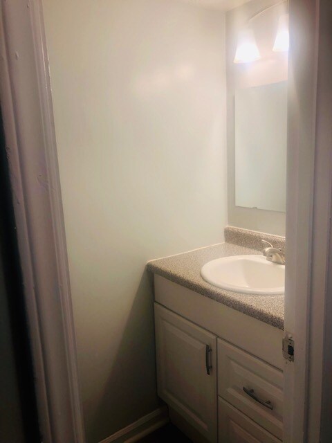 Foto del edificio - 119 Rainbow Ct