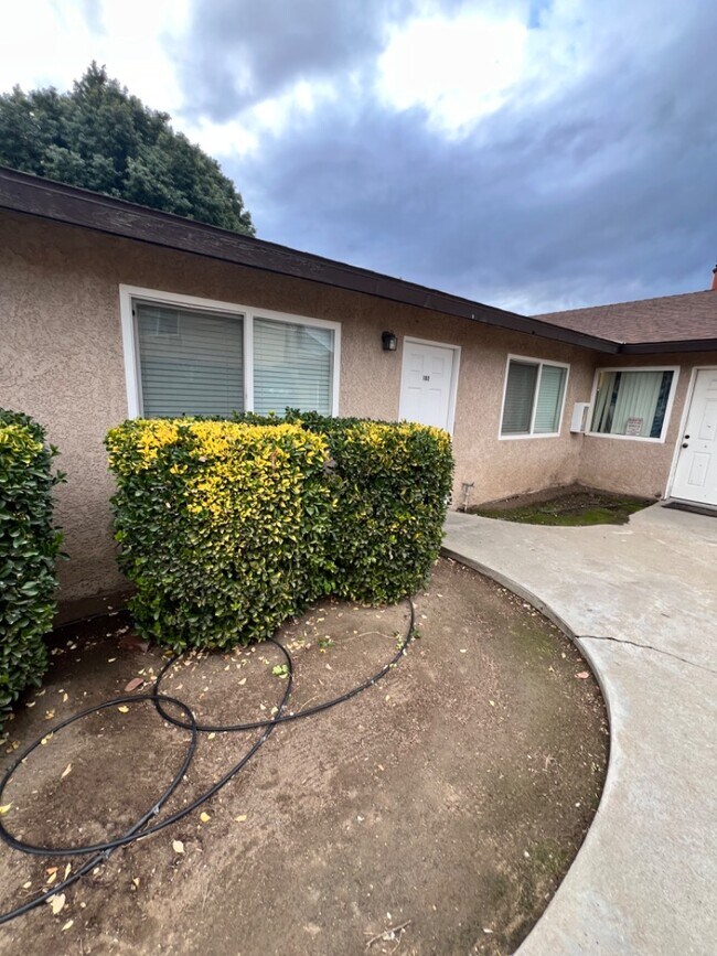 Building Photo - 2224 Sylmar Ave
