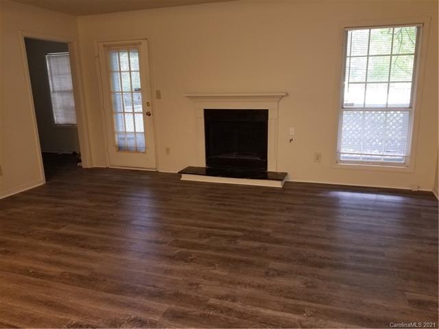 Foto del edificio - 6005 Pinebark Ct