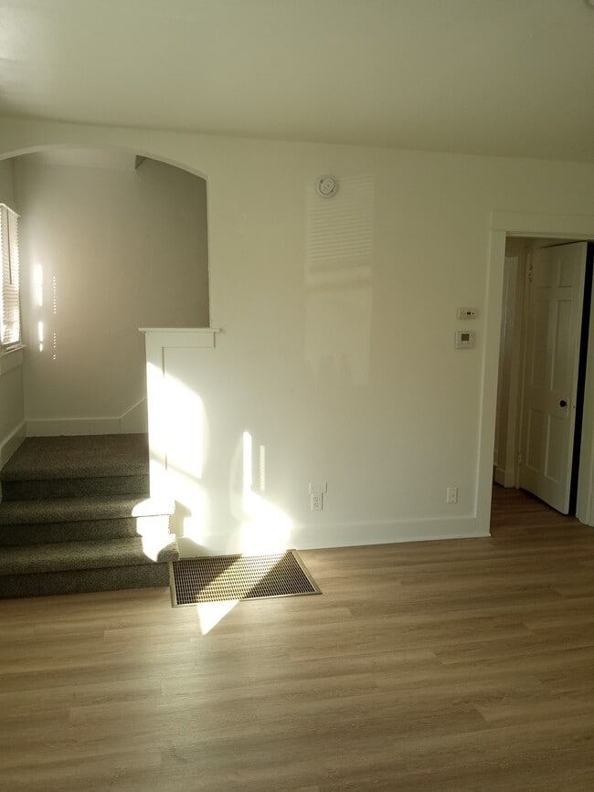 Living Area - 2815 Kingston Ave