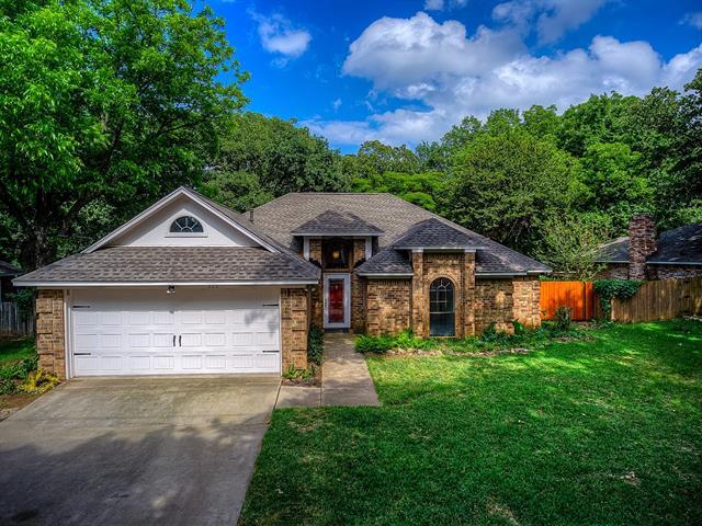 Foto del edificio - 323 Berry Ln