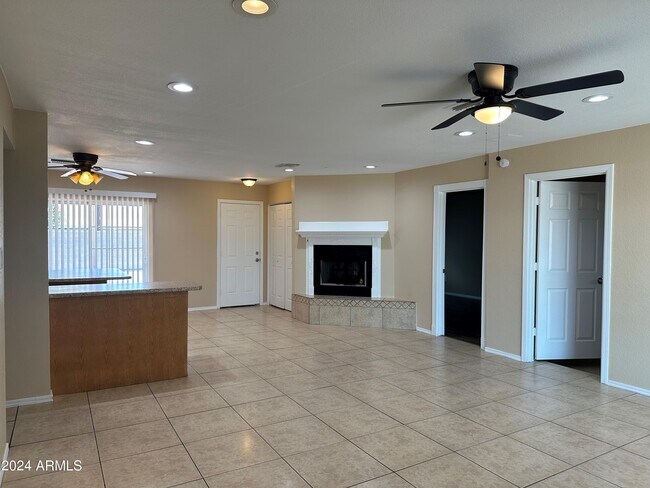 Building Photo - 3311 W Tuckey Ln