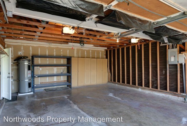 Building Photo - 3848 Peppertree Dr