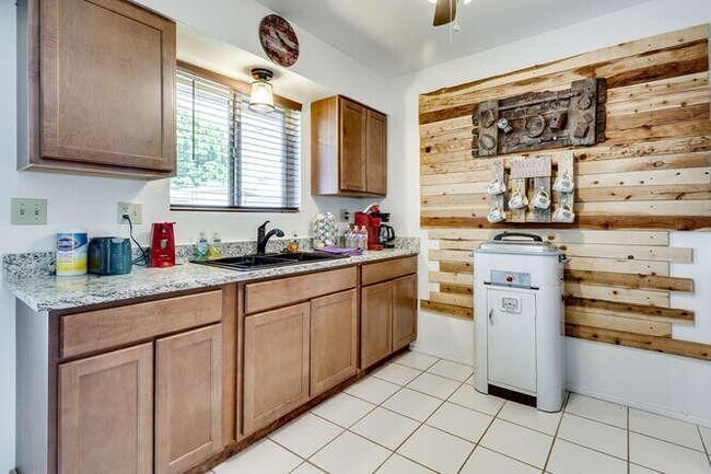 Foto del edificio - 12602 N 105th Ave