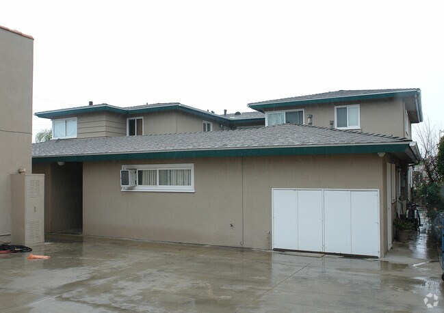 Foto del edificio - 622-626 Clubhouse Ave