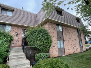 Building Photo - 1895 Tall Oaks Dr
