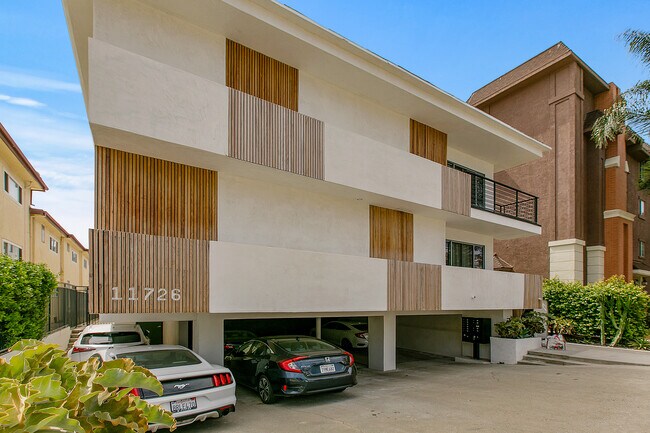 Building Photo - 11726 Montana Ave