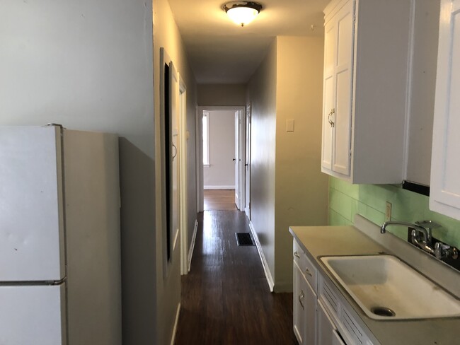 Foto del edificio - 4210 E 11th St