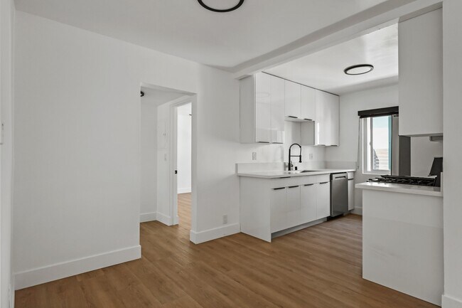 Foto del edificio - 2034 S Garth Ave