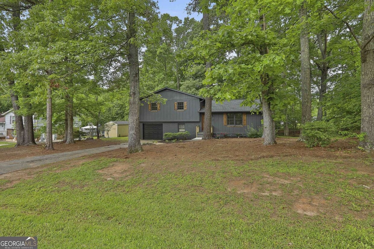 Primary Photo - 157 Hyde Cir