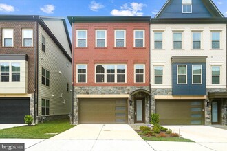 Building Photo - 10113 Dalmatian St