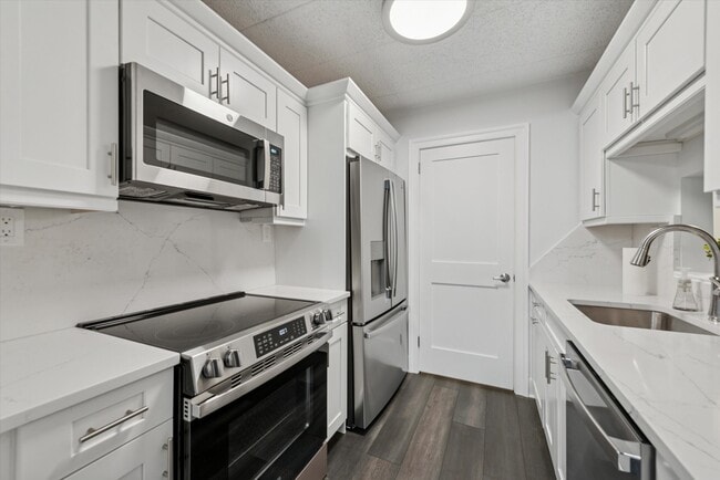 Building Photo - 40 Le Forge Ct