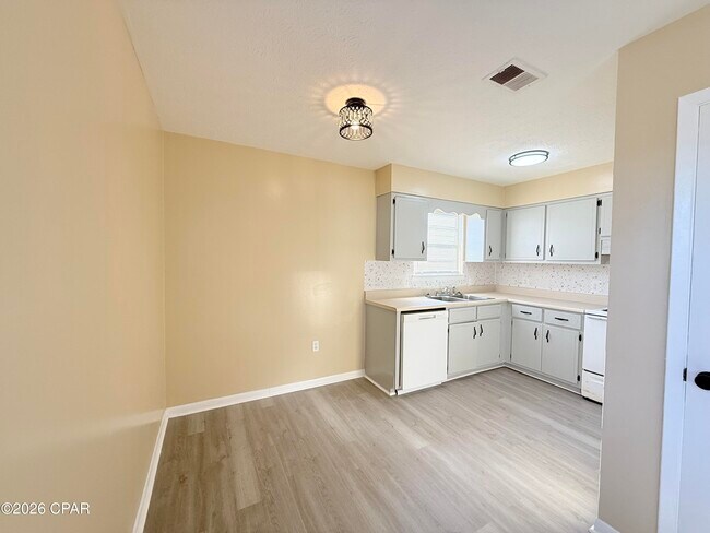 Building Photo - 506 N 11th St