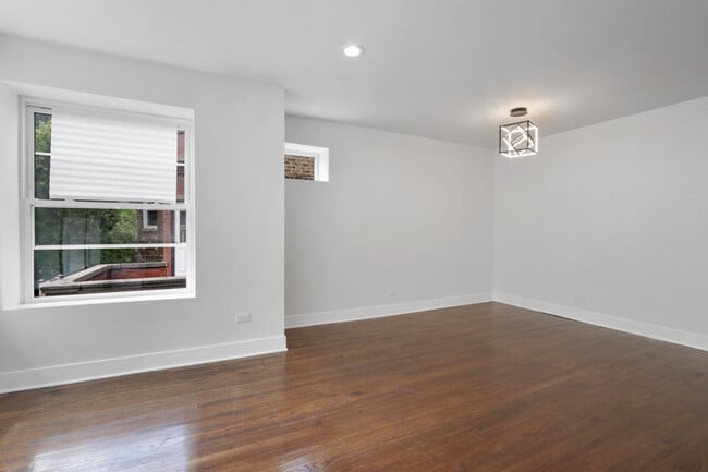 Building Photo - 7214 S King Dr