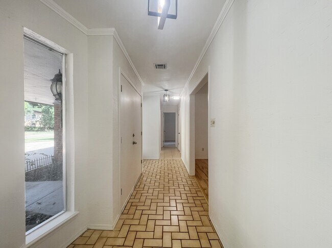 Foto del edificio - 2604 NE Garden Ln
