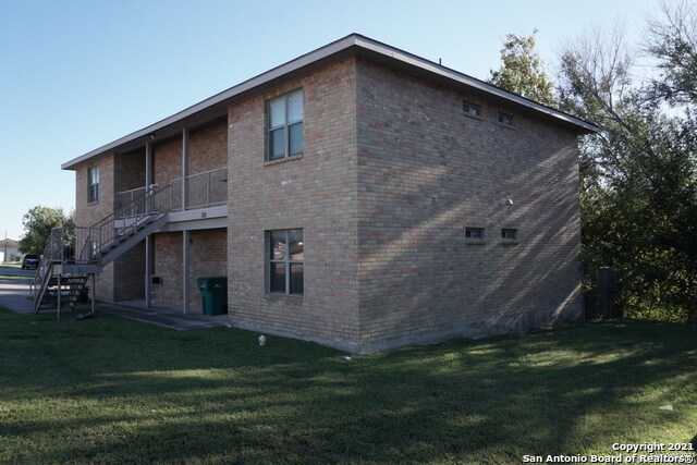 Building Photo - 521 Dukeway