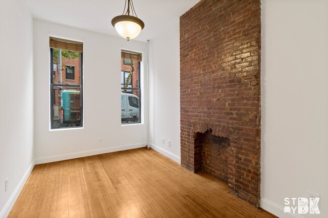 Foto del edificio - 102 N 7th St