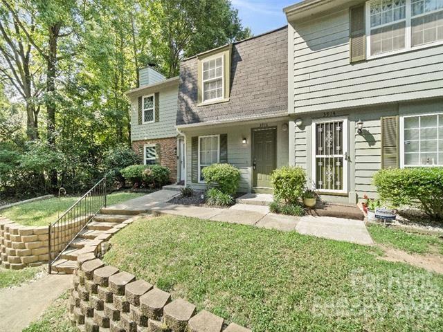 Foto del edificio - 3916 Briarhill Dr