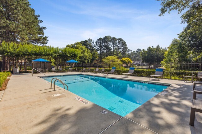 Building Photo - Emerald Pointe