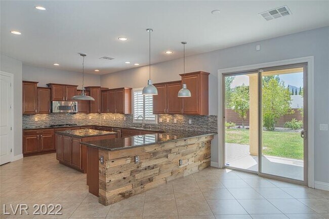 Building Photo - 4935 Moncada Way