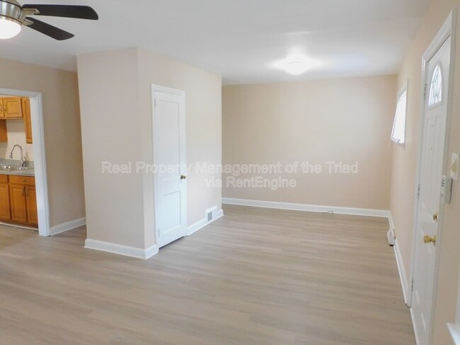Building Photo - 915 Idlewood Dr
