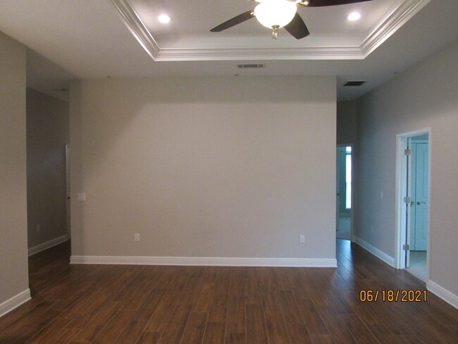 Building Photo - 8654 El Paseo St