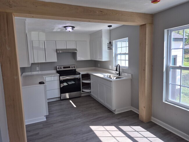 Foto del edificio - 4858 Sheridan Dr