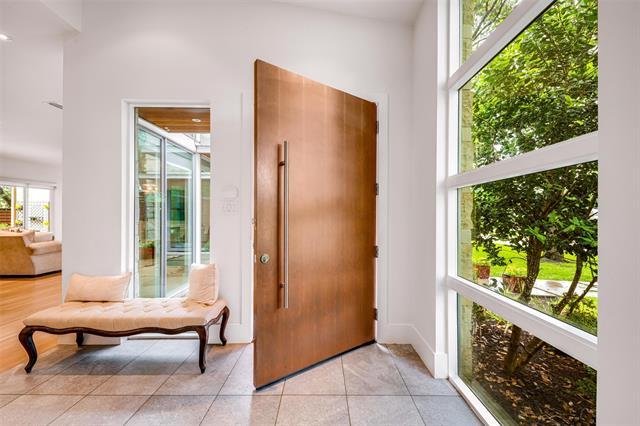 Foto del edificio - 5624 Melshire Dr