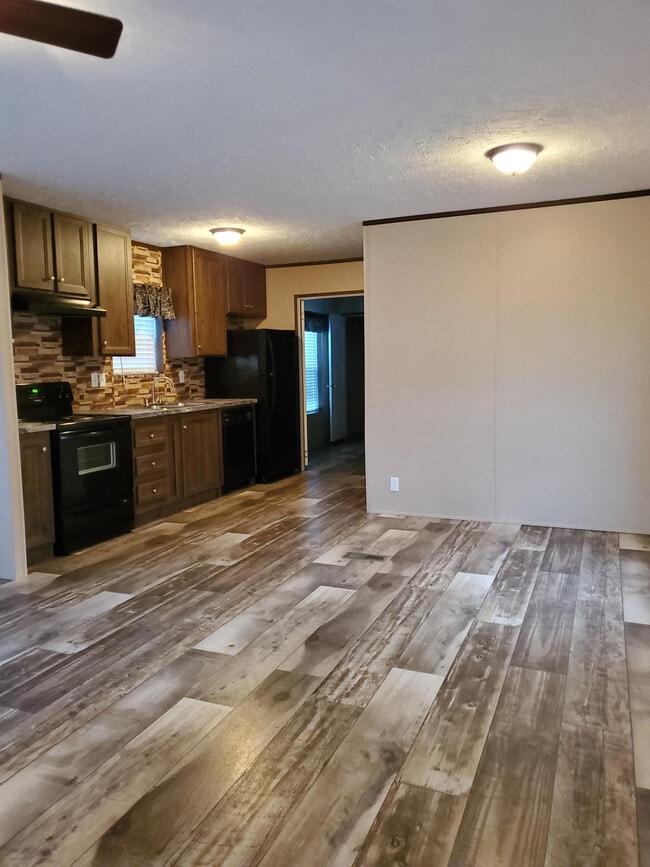 Building Photo - 351 Golden Dale Dr