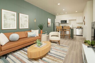 Building Photo - Streamliner Aldea