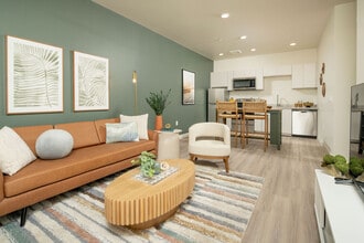 Building Photo - Streamliner Aldea