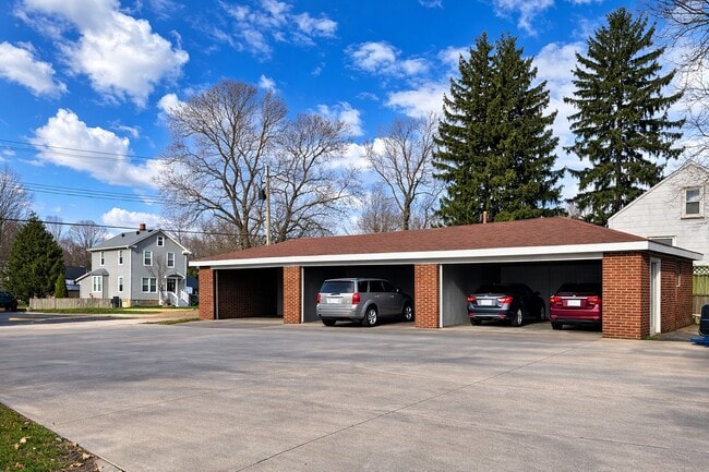 Building Photo - 47 Rhodes Ave