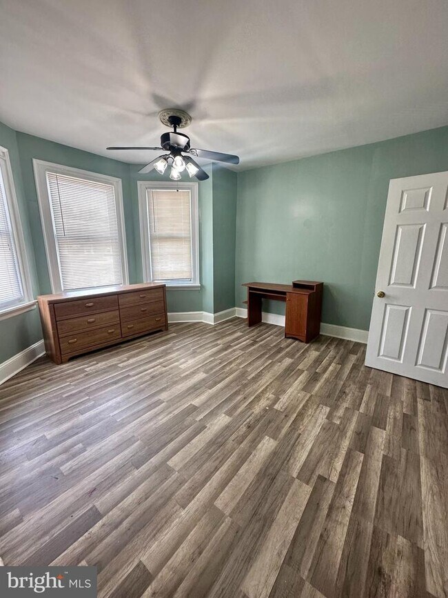 Foto del edificio - 5029 Cottage St