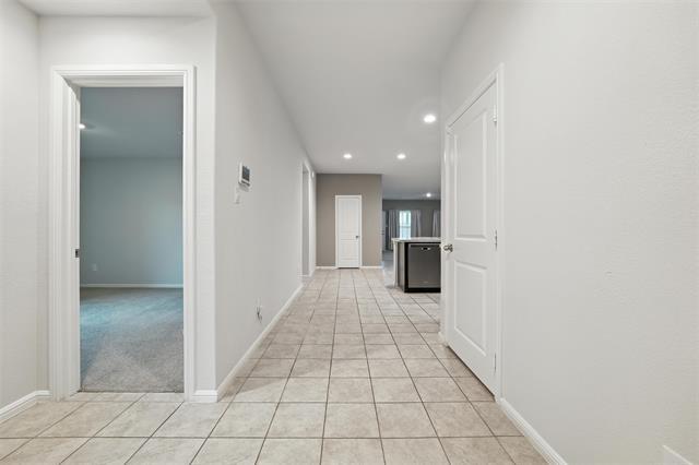 Foto del edificio - 16745 Portage St