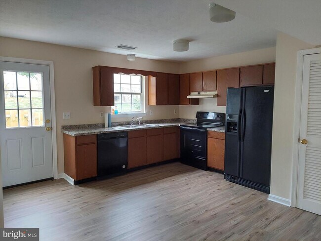 Building Photo - 116 Parkside Dr