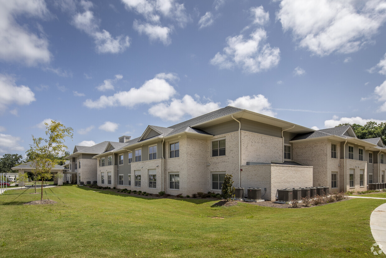 Primary Photo - Country Club Estates - Senior Living Center