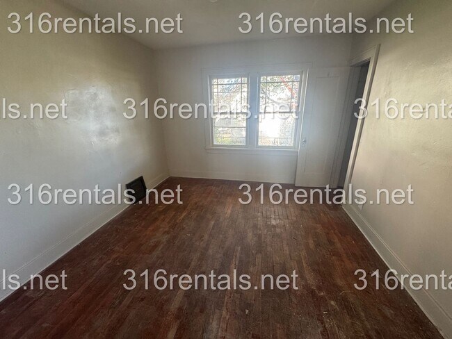 Foto del edificio - $899 - 3 Bed 1 Bath - Single Family Home