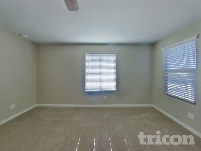 Foto del edificio - 5830 W Wood St