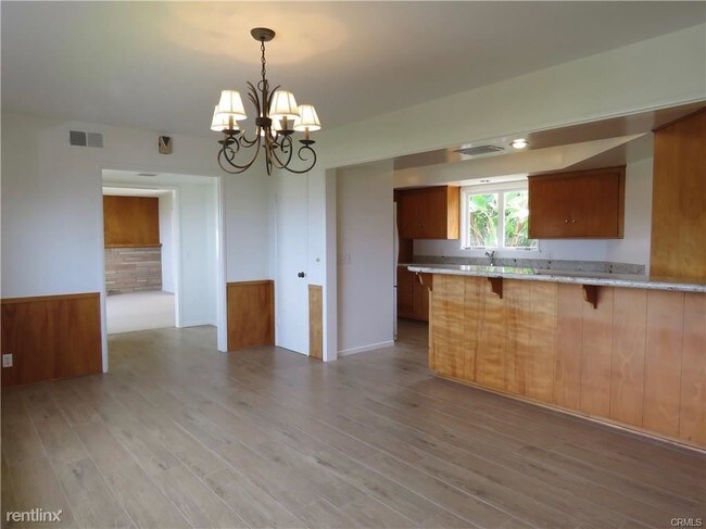 Building Photo - 4 br, 2 bath House - 748 Buena Vista Way